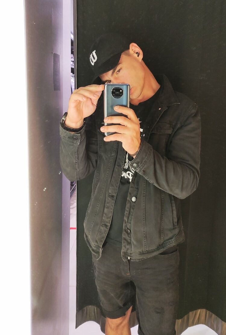  --,   , 33 ,  