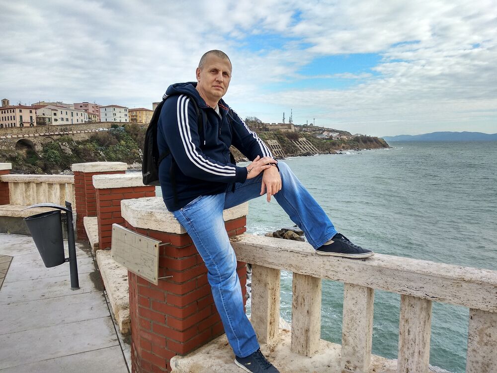  39795208  Ruslan, 54 ,    