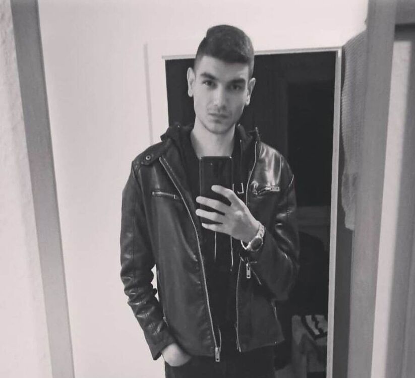  ,   Arthur, 24 ,   ,   