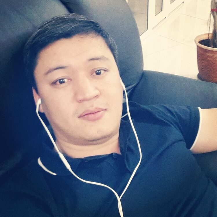  5720118  Ruslan, 40 ,    