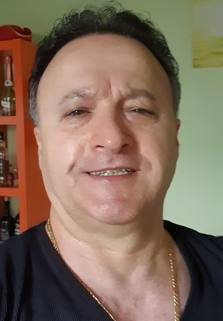  24799218  Mark, 61 ,    