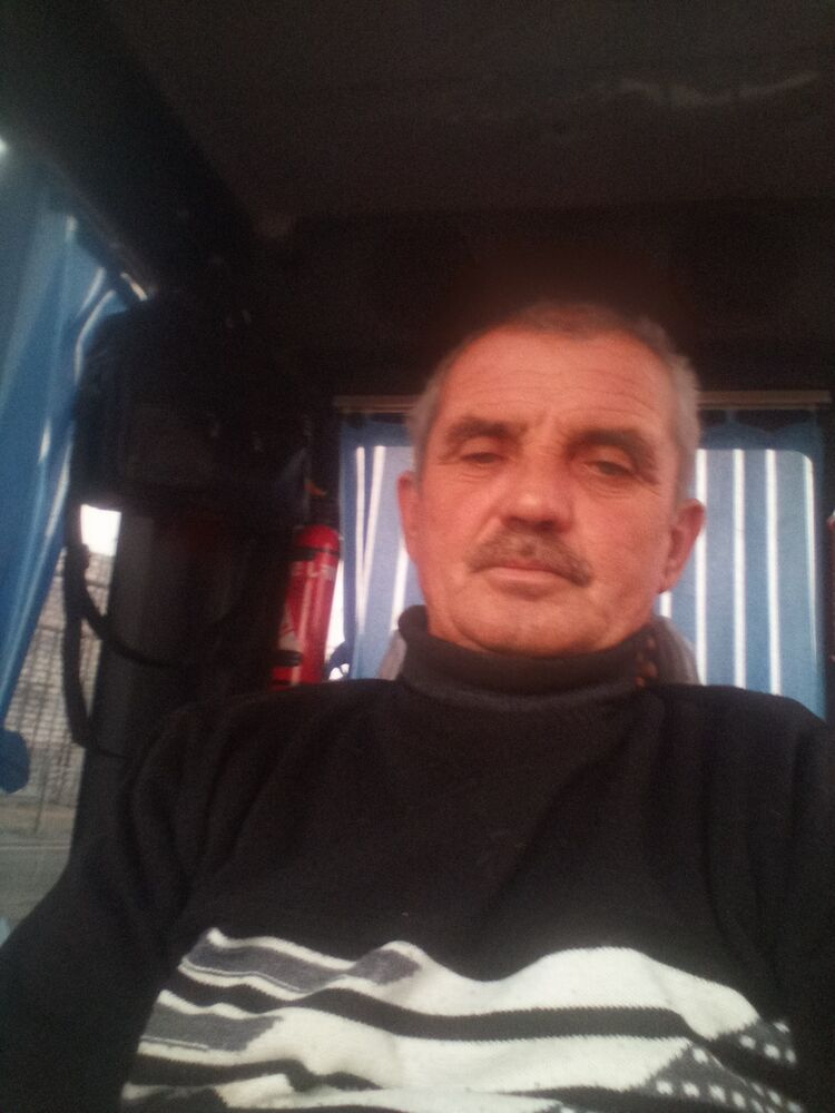  ,   Vasijil, 56 ,  