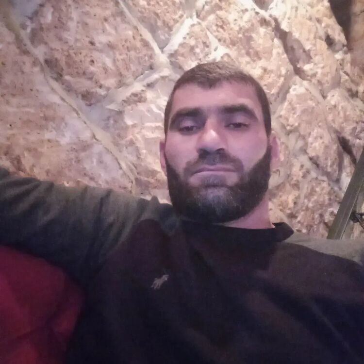  28122948  , 39 ,    