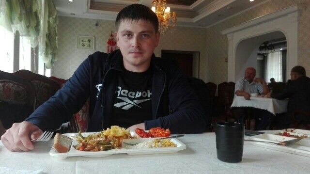  8600748  Aleks, 36 ,    -