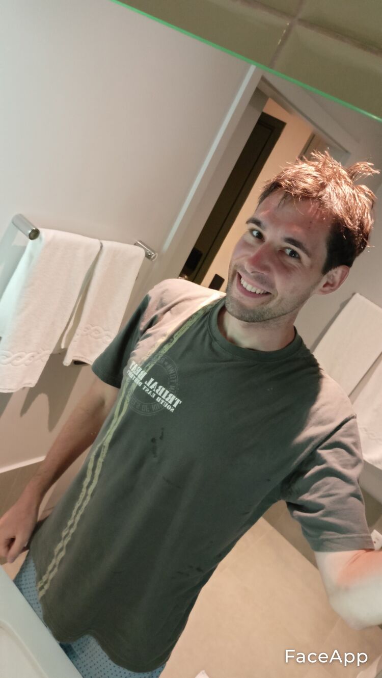  48713818  Michael, 29 ,    