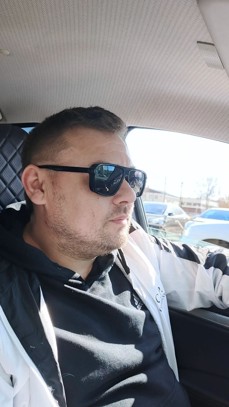  54054248  Matvey, 37 ,    