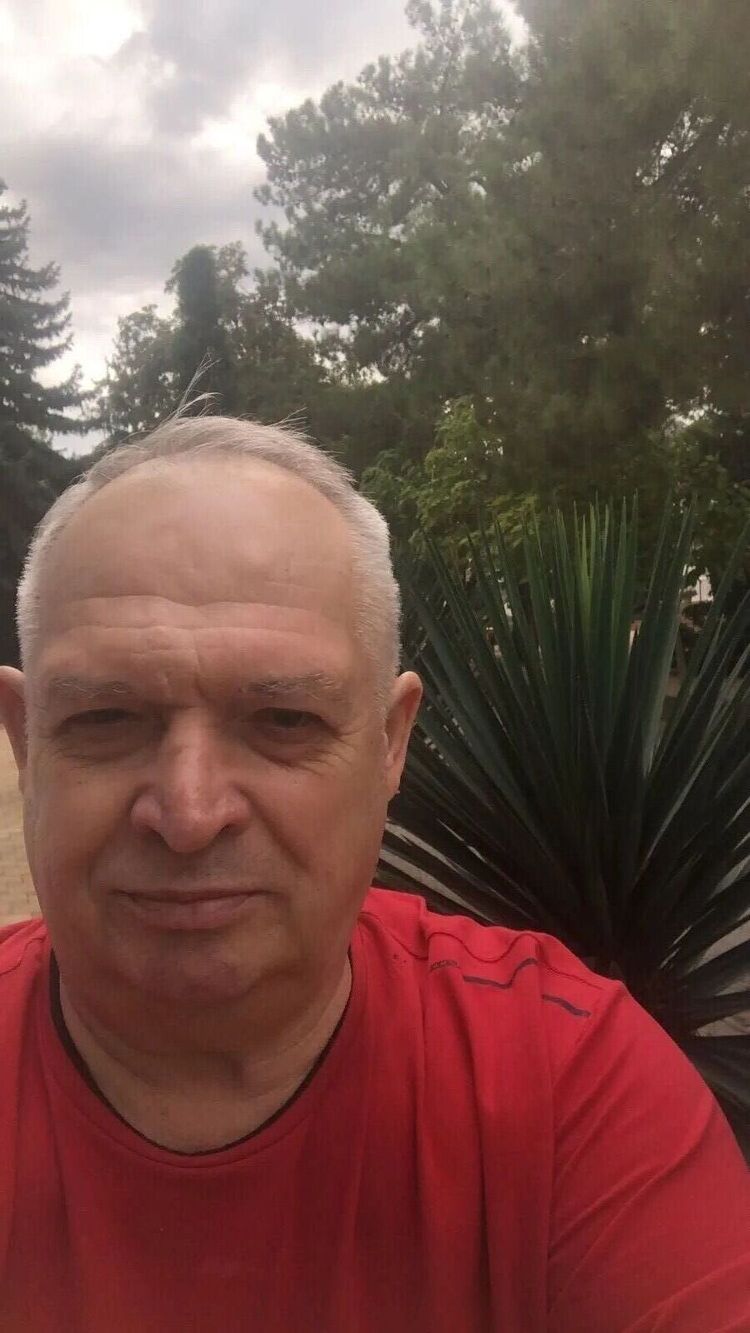  51585878  , 57 ,    