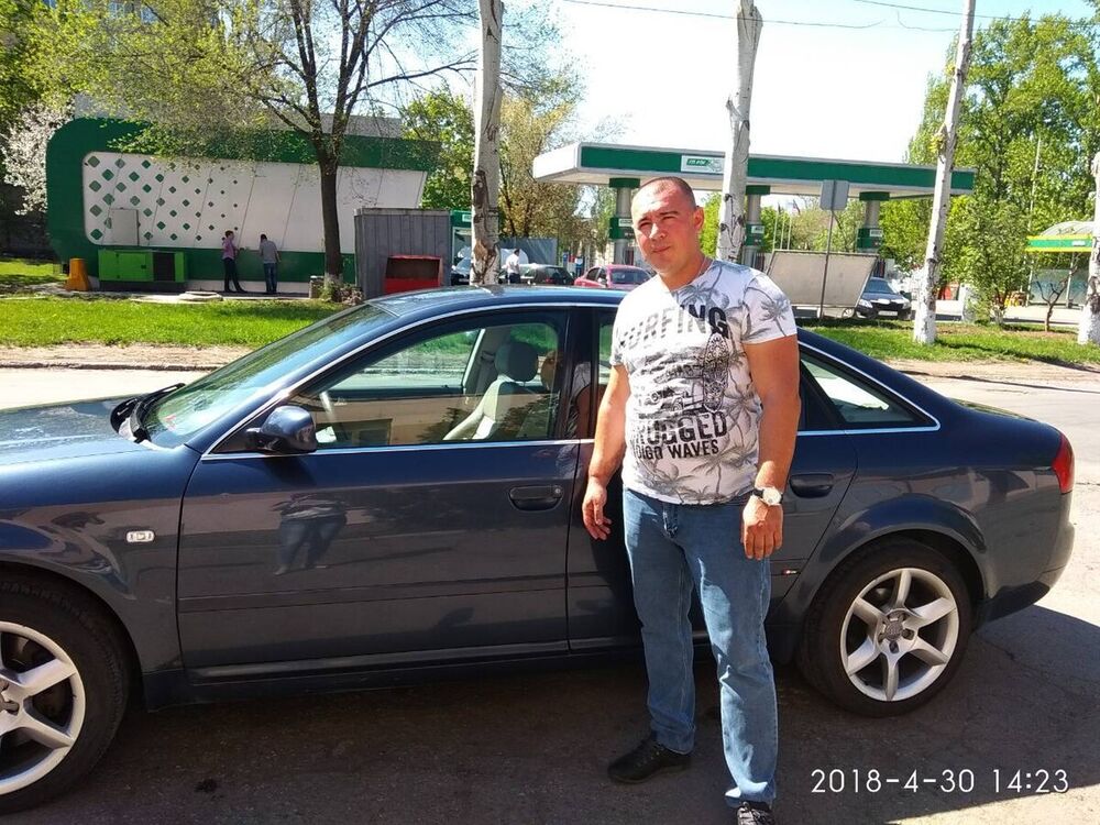  21659518  Oleksii, 52 ,    