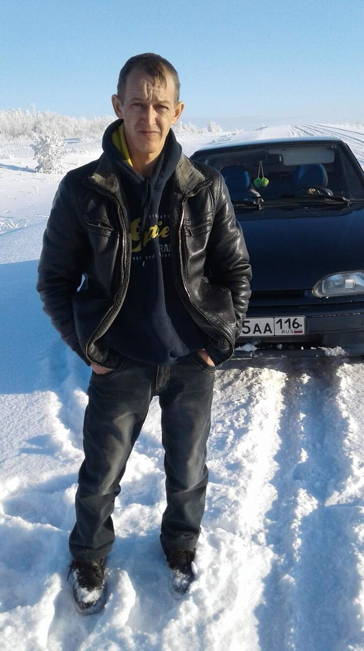 36304458  Anton, 43 ,    