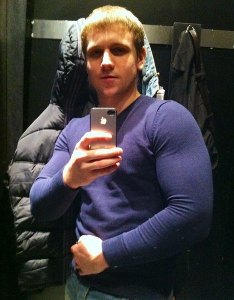  22135948  Sandrik, 37 ,    