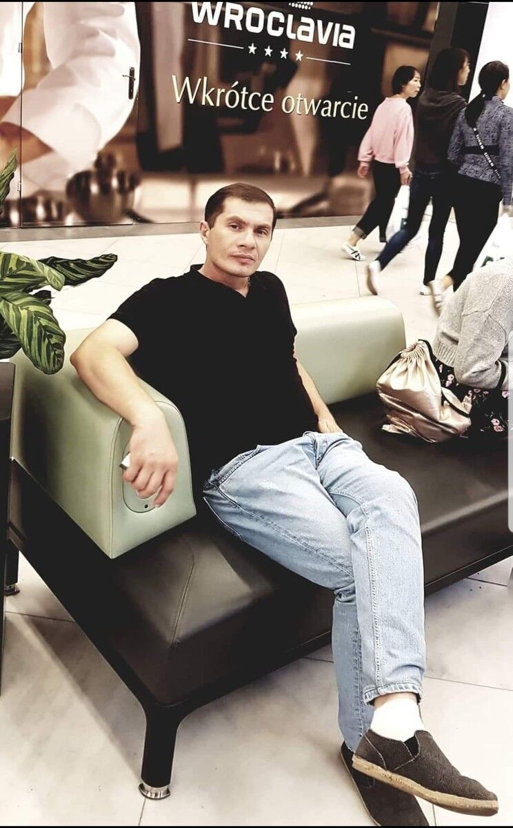  18060778  Slava, 38 ,    