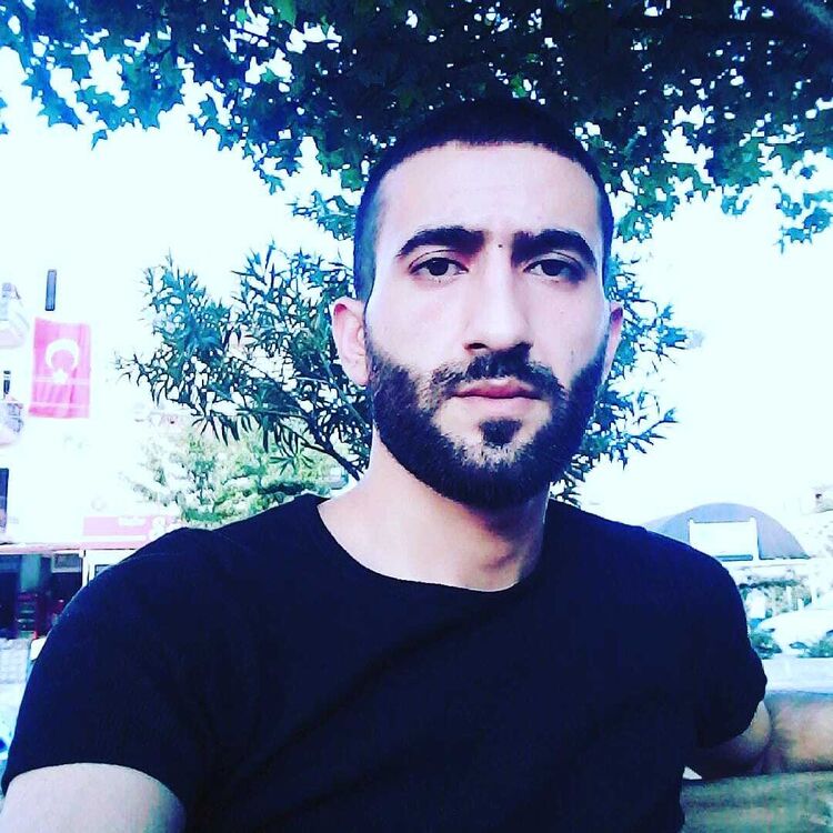 40484398  Efkan, 40 ,    