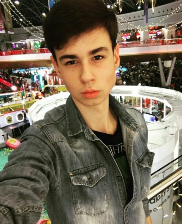  ,   Victor, 25 ,   ,   , c 
