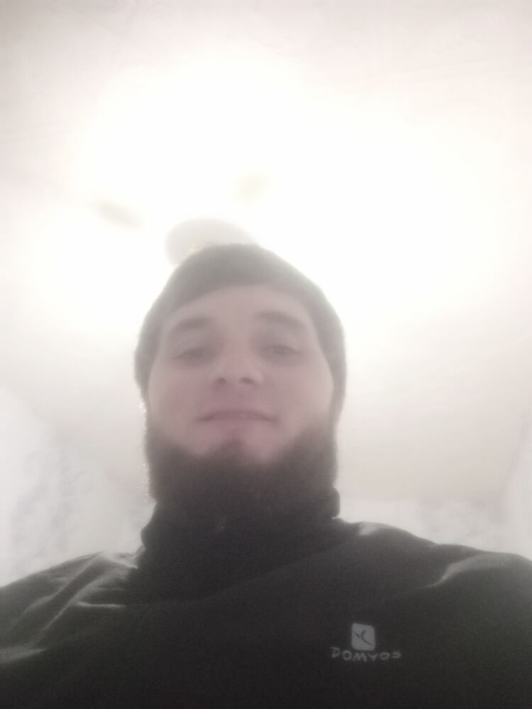  37728318  , 22 ,    