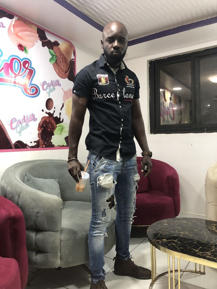  42837578  Cheikh, 41 ,    