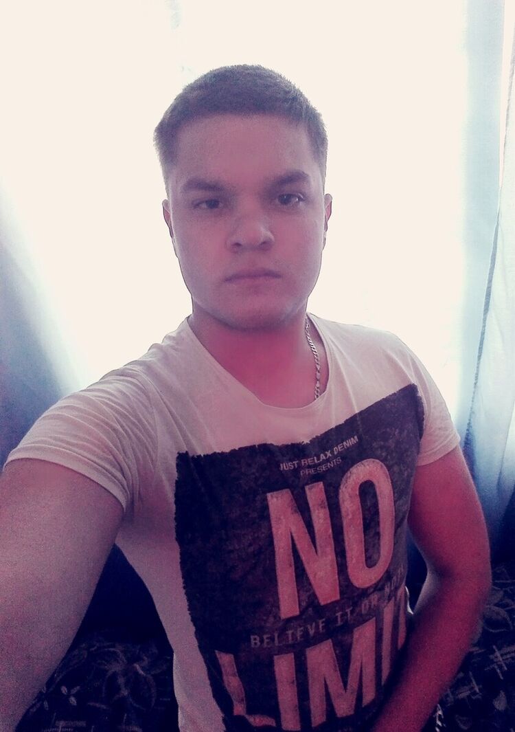  20197398  Yaroslav, 28 ,    