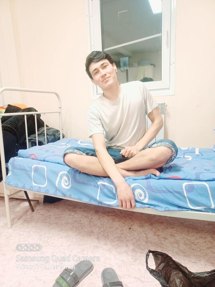  54125468  Sanjarbek, 22 ,    