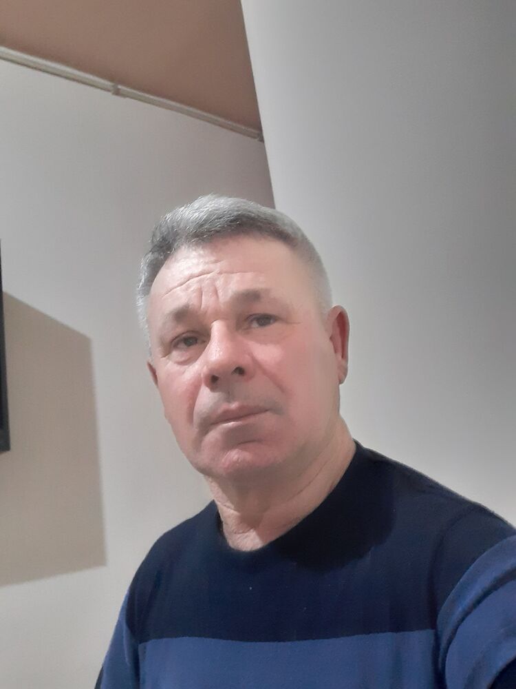  42352488  Jorgo ilias, 55 ,    