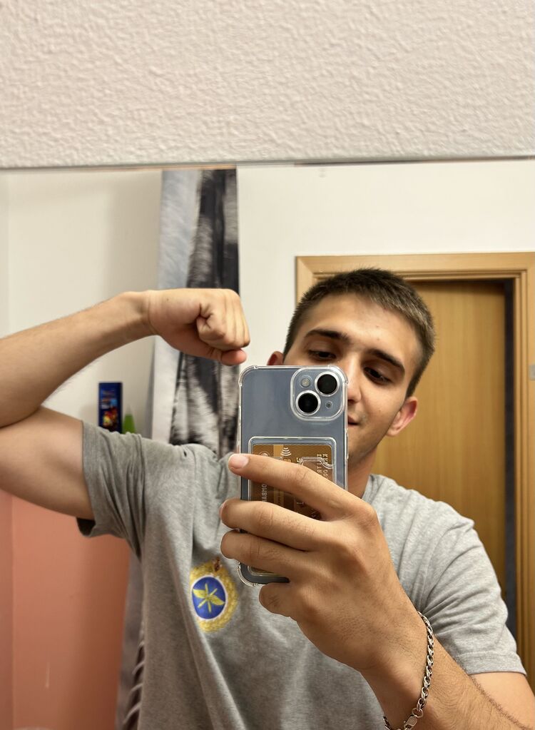  36811818  , 23 ,    