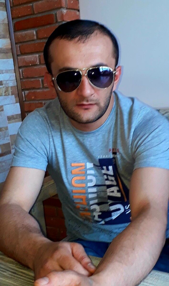  ,   Irakli, 40 ,   