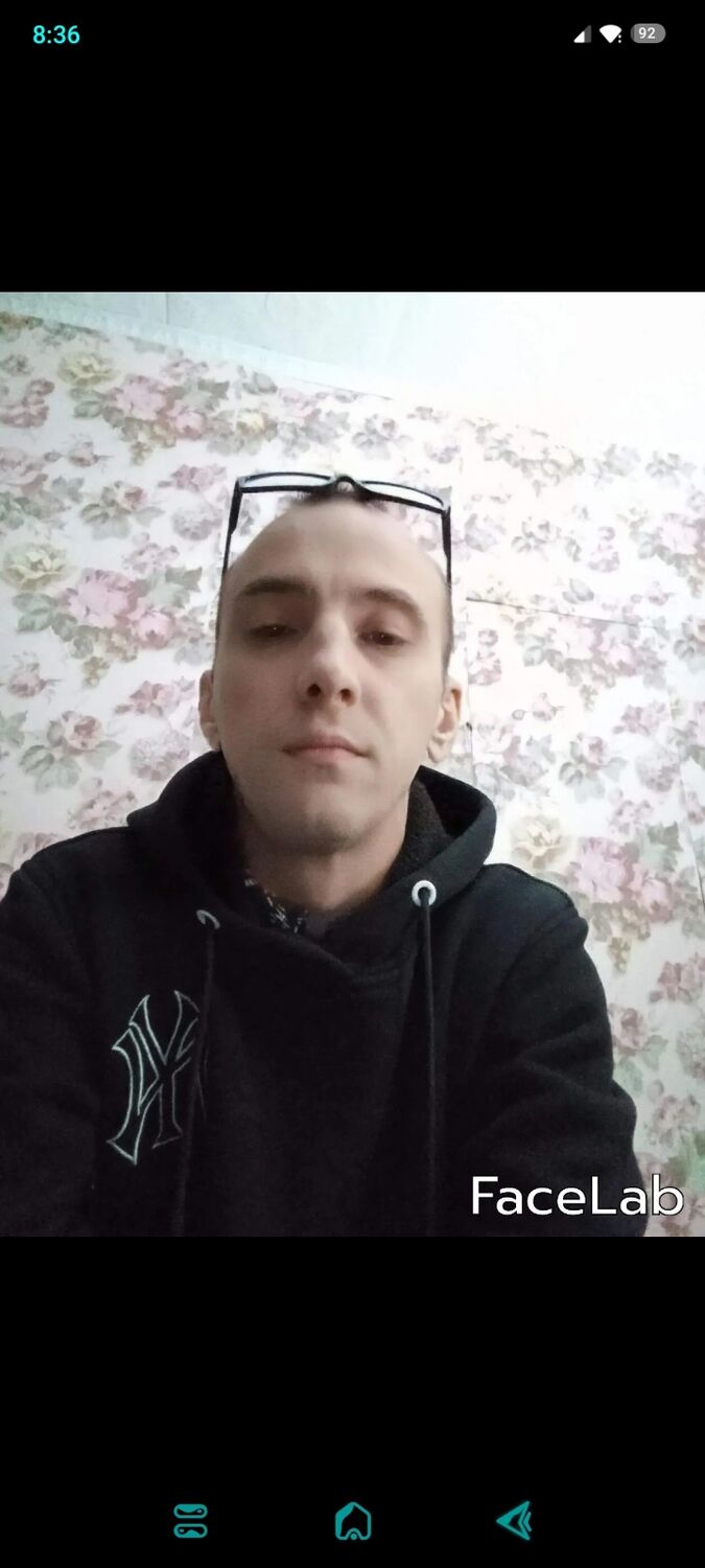  37649398  Viktor, 49 ,    