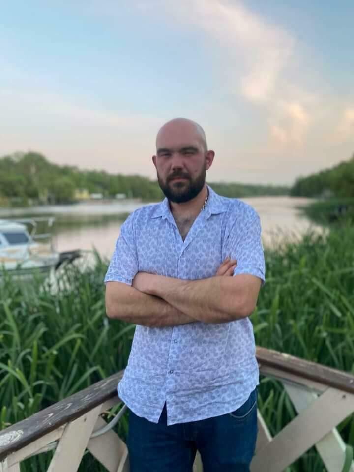  40802848  Ivan, 32 ,    