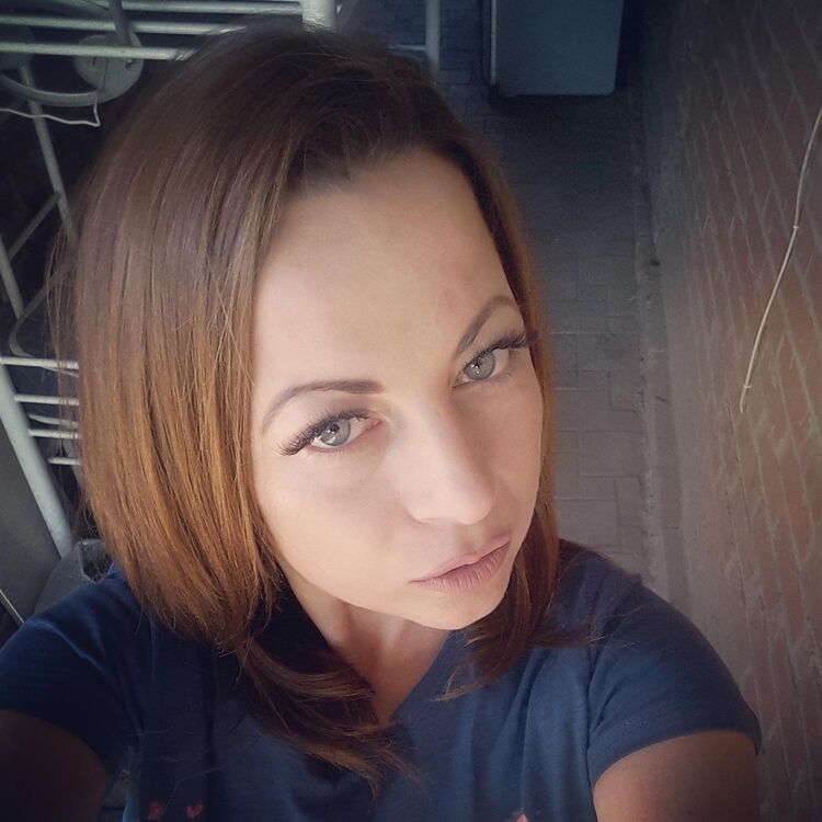  44403468  , 37 ,    