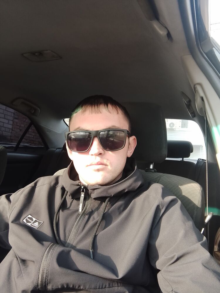  46771678  Anton, 28 ,    