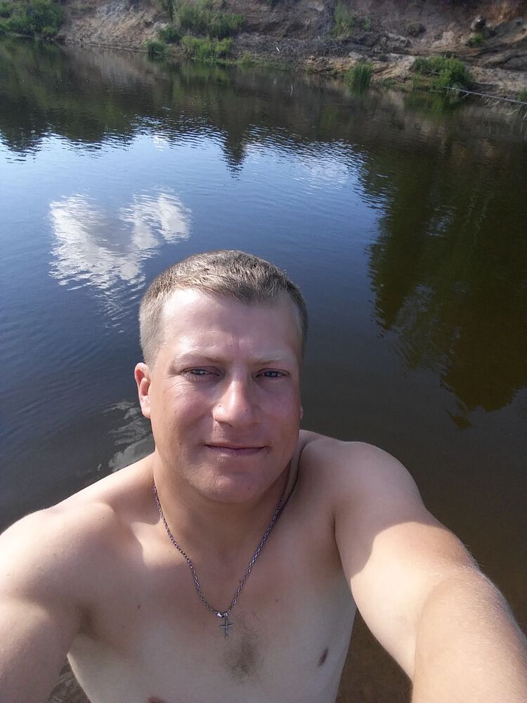  36369578  Ilya, 37 ,    