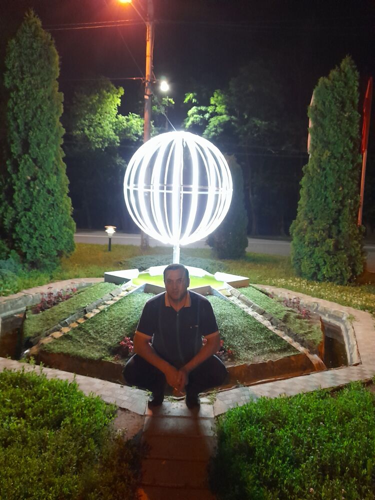  27270798  Armen, 46 ,    