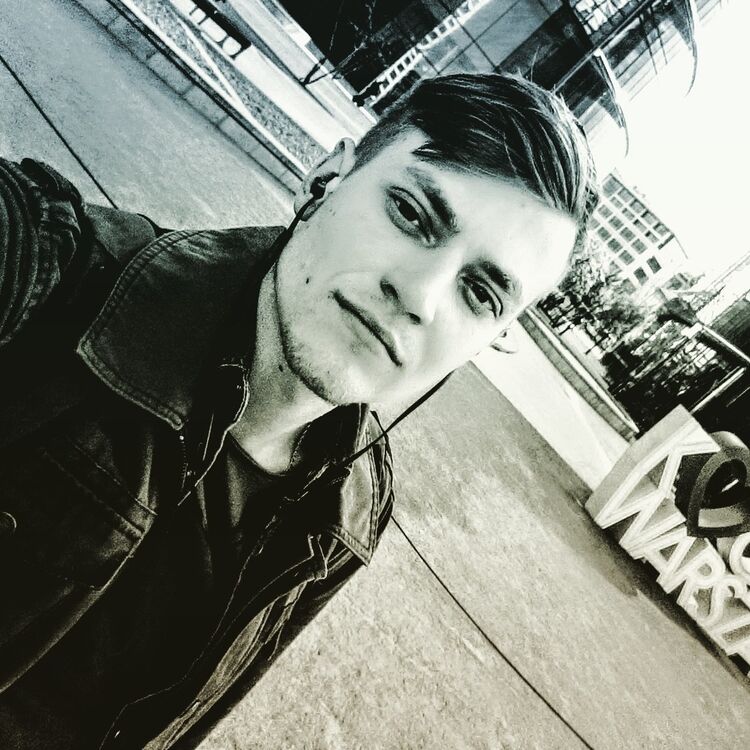  ,   Erik, 27 ,   ,   , c 