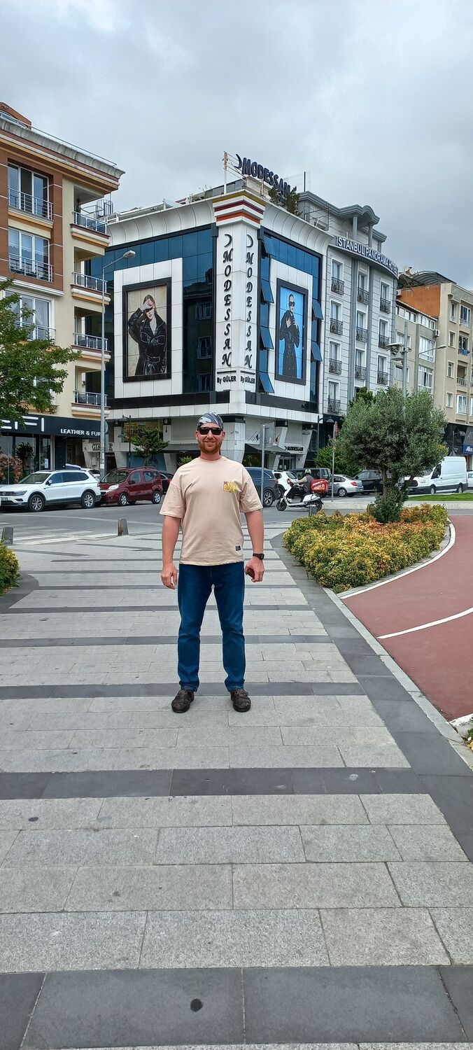  ,   Ivan, 37 ,   
