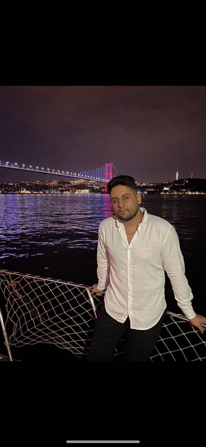  29737788  Emre, 26 ,    