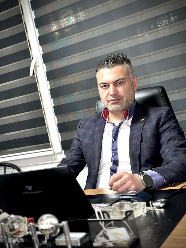  ,   Orhan, 33 ,   ,   