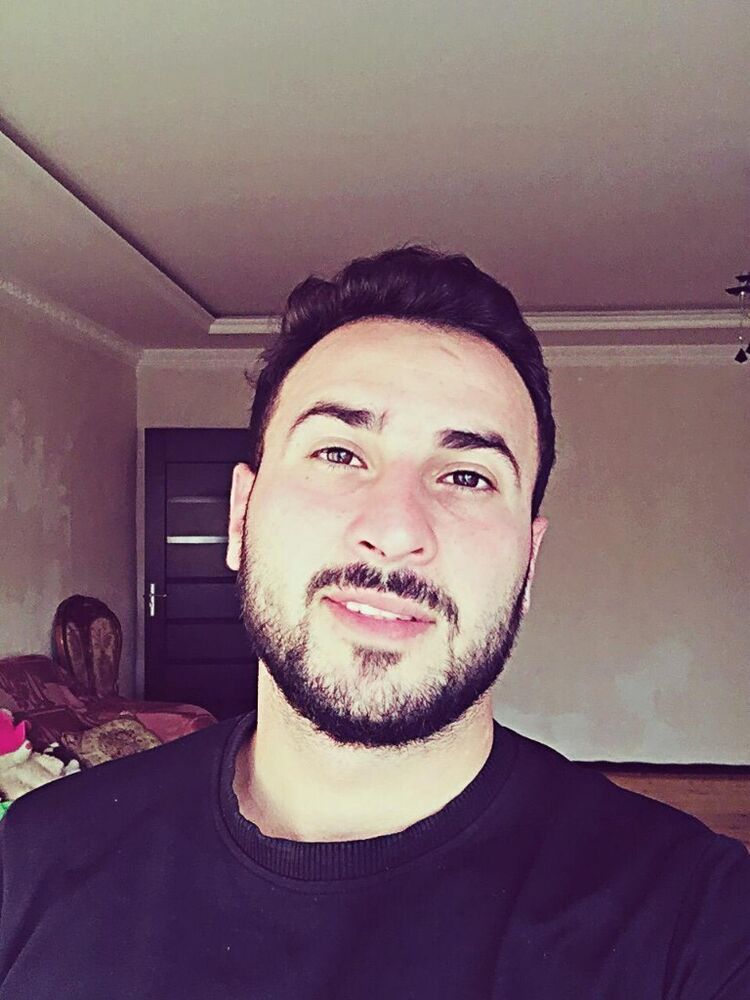  30490238  Elcin Rzayev, 30 ,     