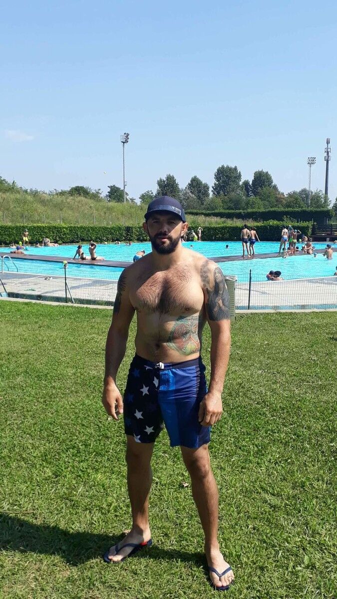  18619398  Radu, 38 ,    