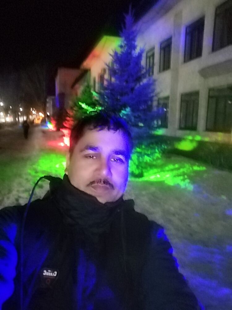  44532068  Omar, 40 ,    