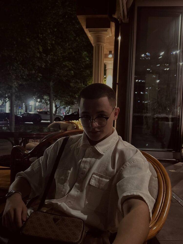  ,   Sasha, 24 ,   ,   