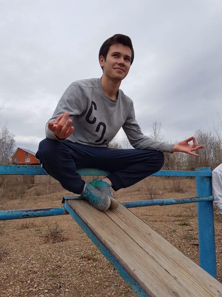  48056808  , 23 ,    