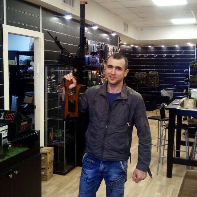  Holon,   , 42 ,  
