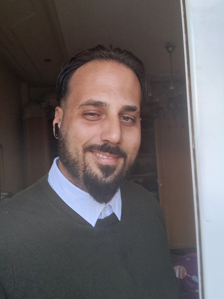  48430308  Omar, 33 ,    