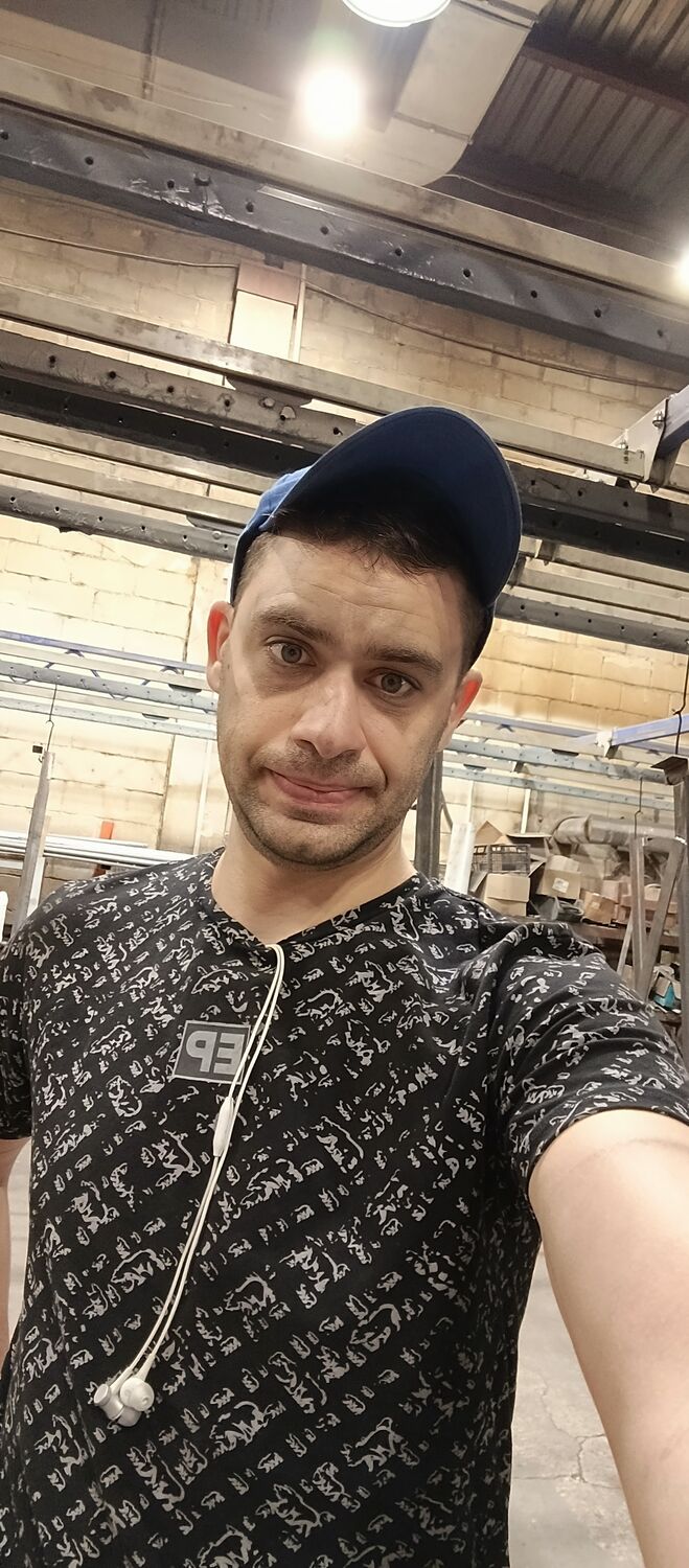  52080229  , 32 ,    