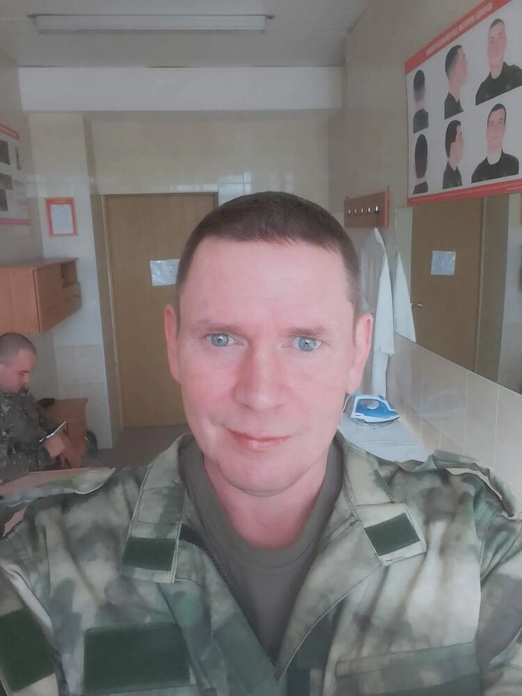  45452018  Zhenek, 43 ,    