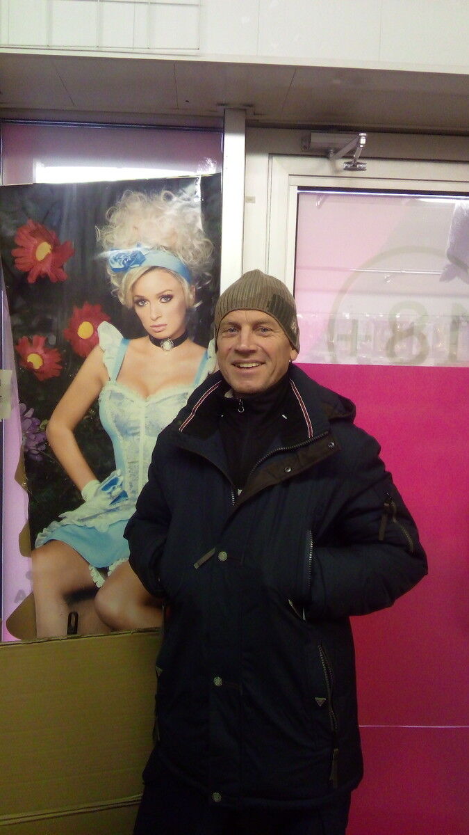 14718488  Oleg, 65 ,    