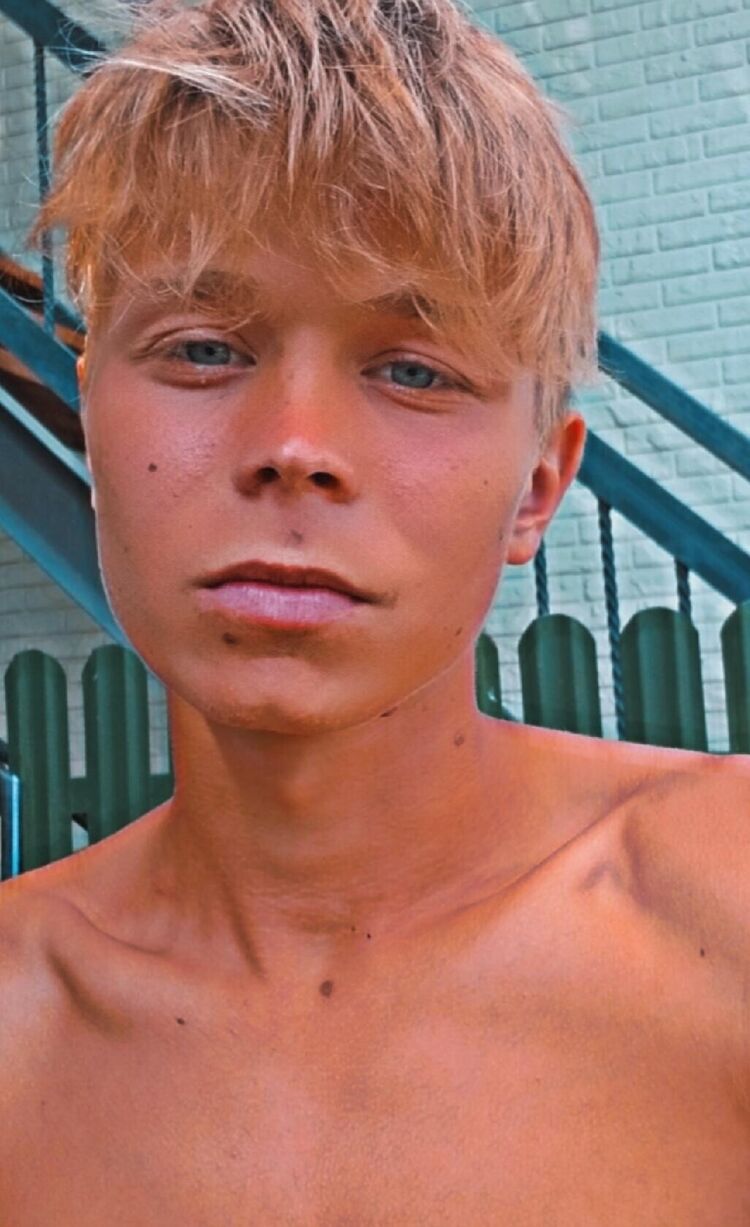  29893248  Ionel, 22 ,    