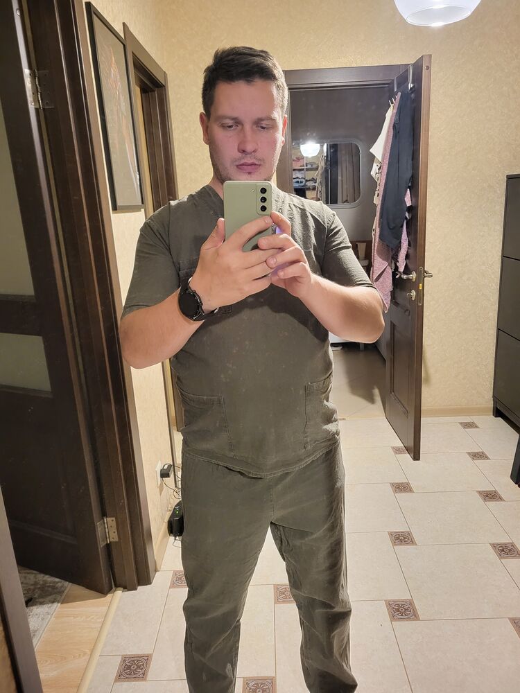  ,   Anton, 37 ,   ,   , c 