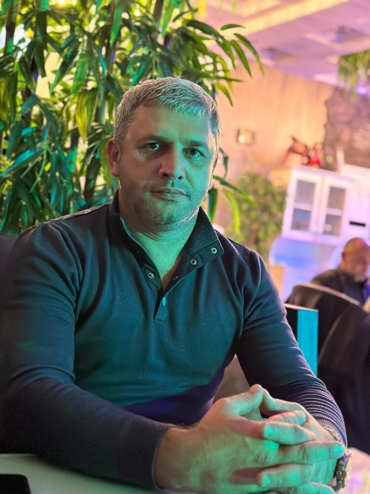  ,   Renat, 40 ,   ,   
