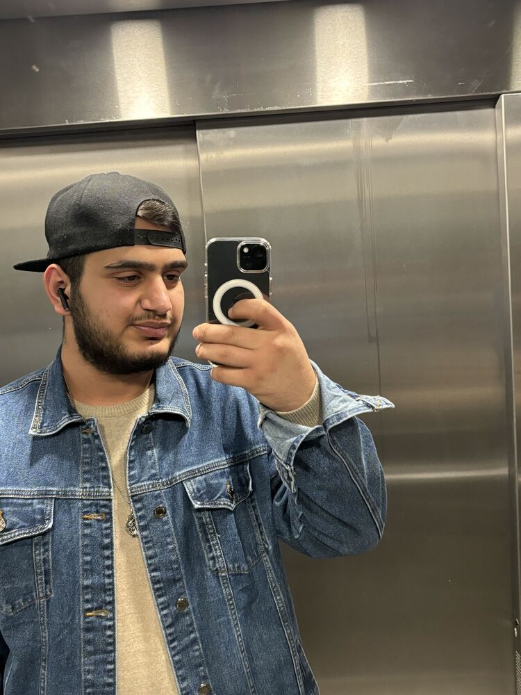  42013718  Manaf, 26 ,    