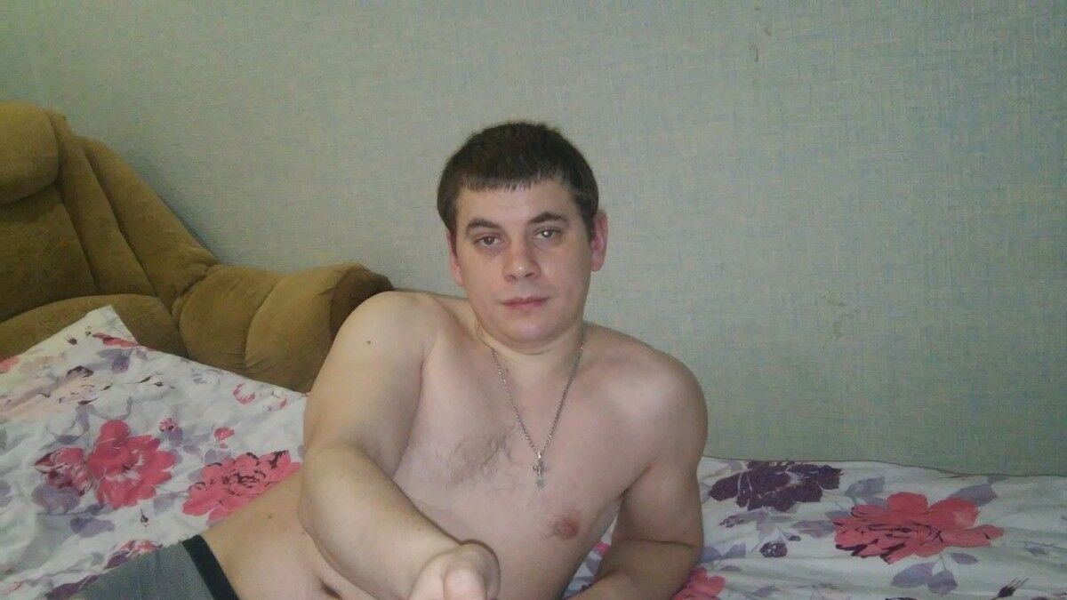  11106938  Sergei, 36 ,    