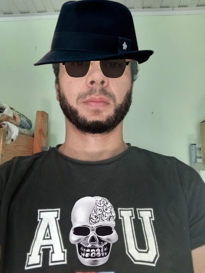 46824268  , 37 ,    